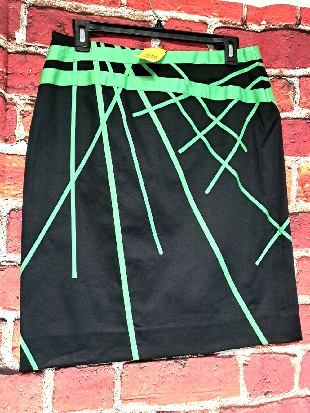 LADIES BLACK SKIRT WITH GREEN ACCENT DESIGNS BY ETCETERA SIZE 4 W LINING NWT